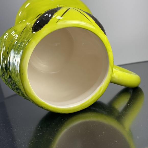 The Grinch 3D Face Sculpted Ceramic Green Mug - Picture 3 of 8